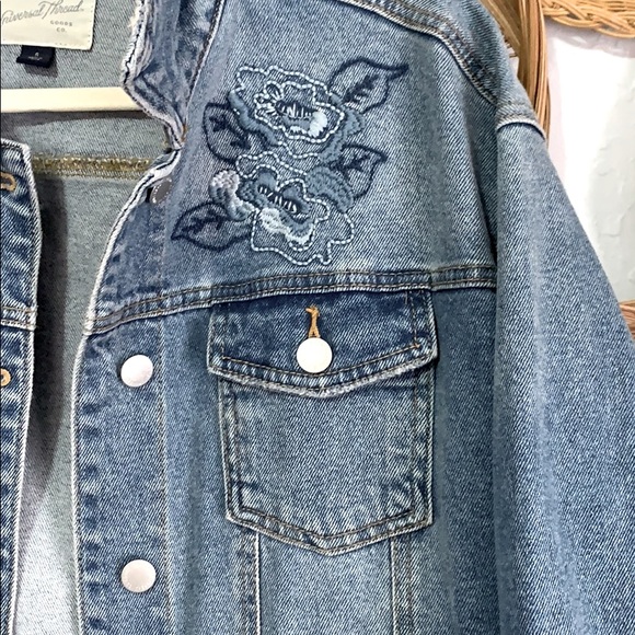 Universal Thread jean jacket - Picture 2 of 6